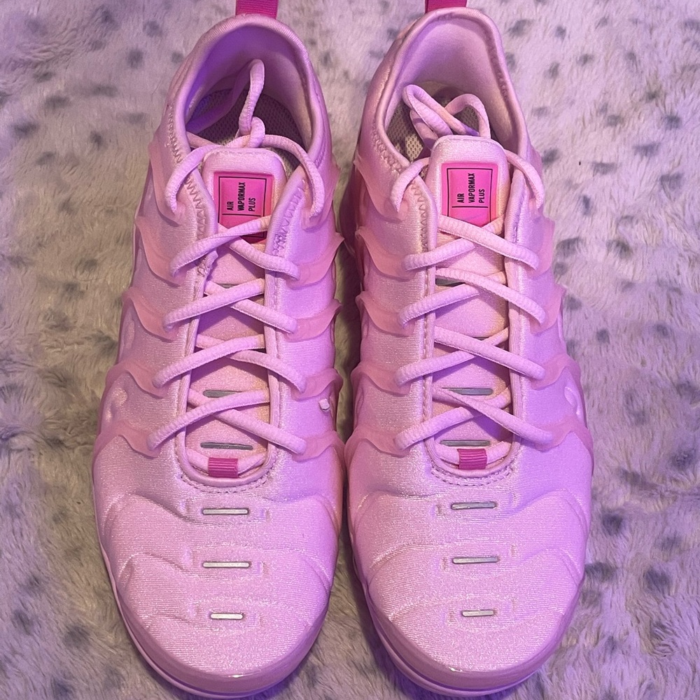NIKE AIR vapor max Plus Pink